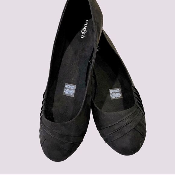 East 5th Suede Stylish Flats - Picture 5 of 12